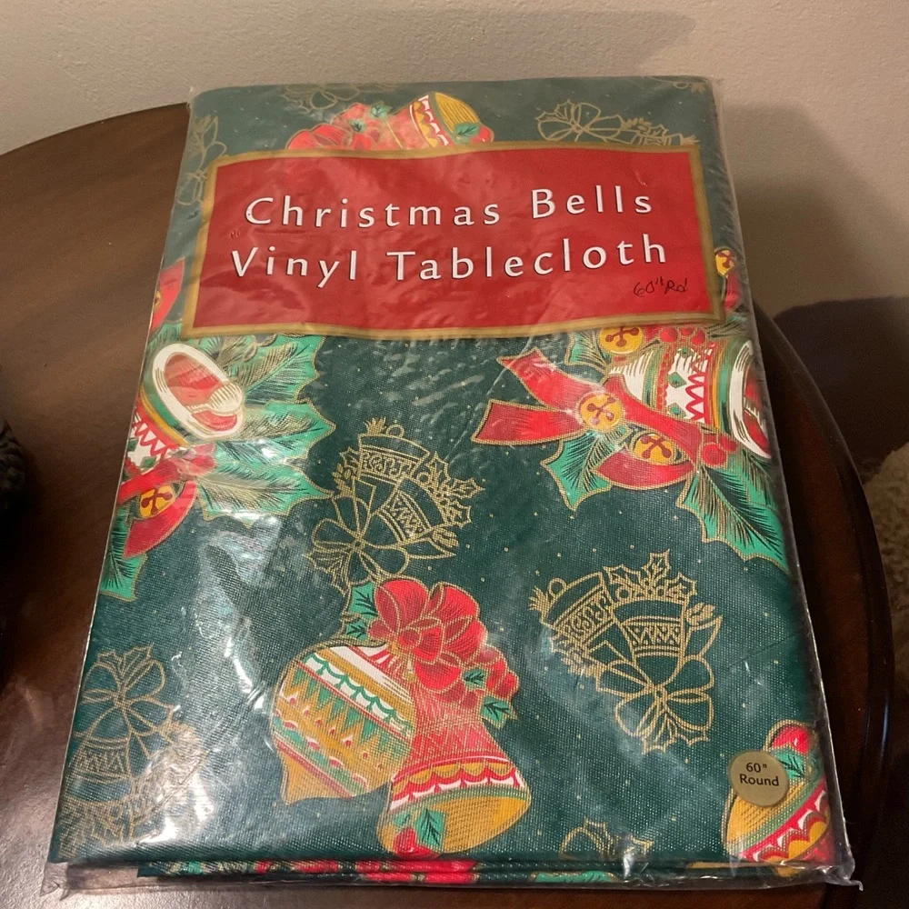 3 new Holiday Christmas tablecloths Bells 🔔 , Plaid & Floral